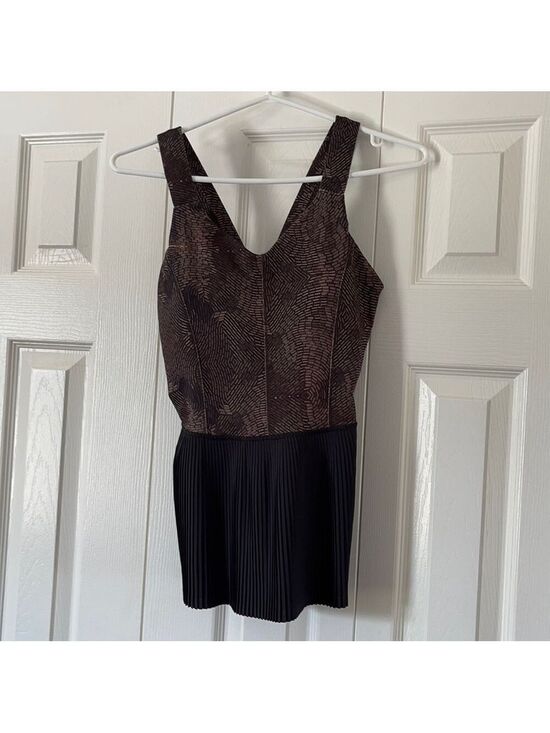 lululemon athletica Tops - Rare Lululemon Tank Top Size 6 🥰🥰